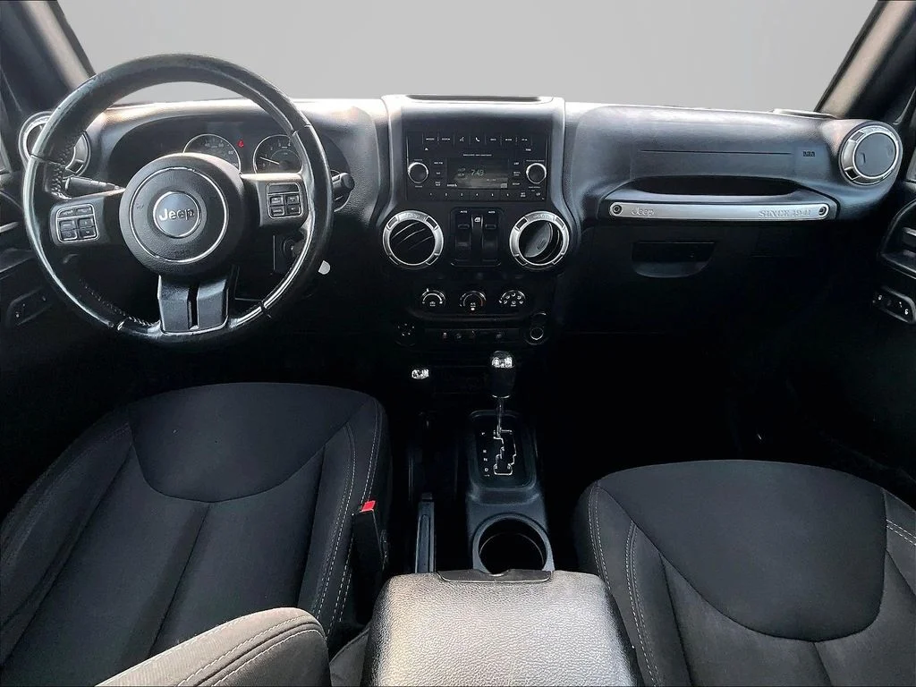 Used 2017 Black Jeep Sahara image 17