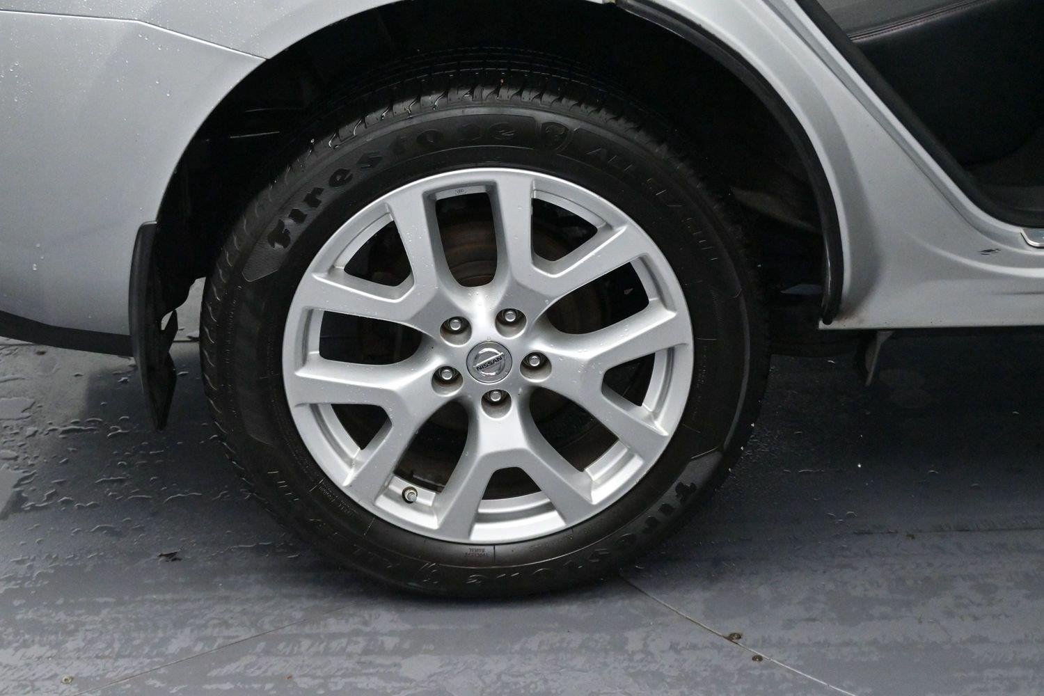 Used 2013 Brilliant Silver Nissan SL image 34