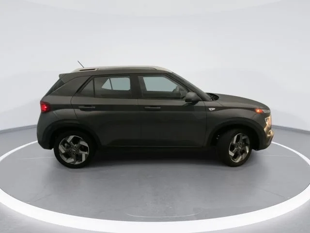 Used 2024 Gray Hyundai SEL image 7
