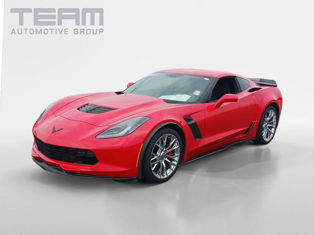 Used 2015 TORCH RED Chevrolet Z06 2LZ image 3