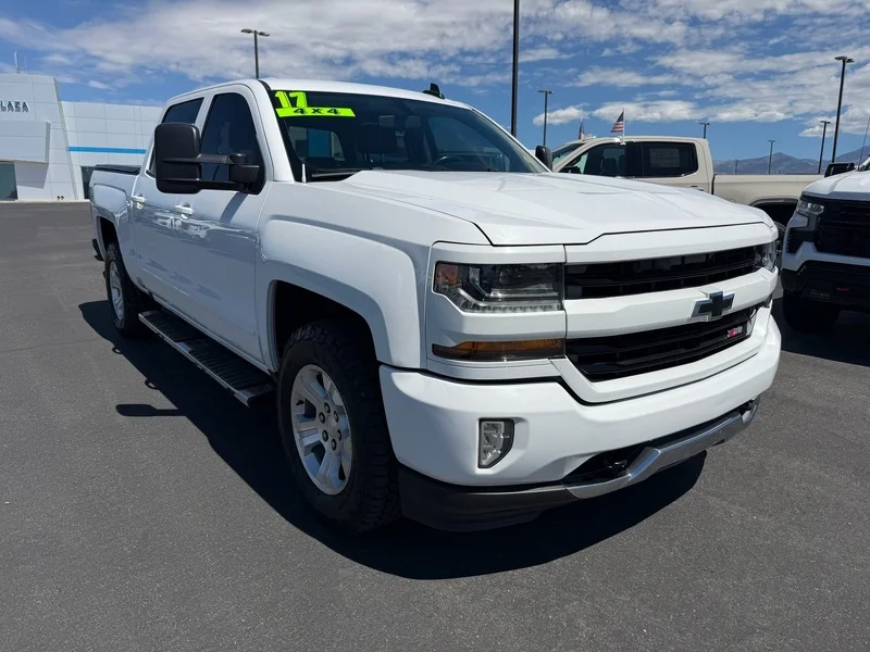 Used 2017 SUMMIT WHITE Chevrolet LT image 1