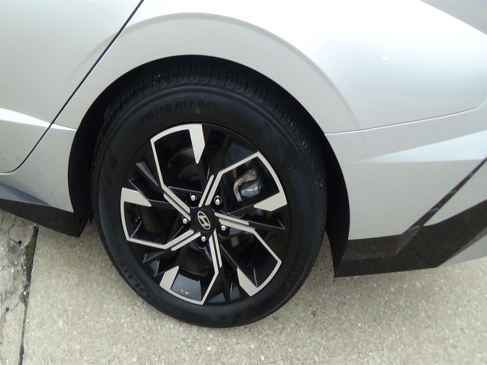Certified Used 2025 Aero Silver Metallic (t4a) Hyundai SEL image 9