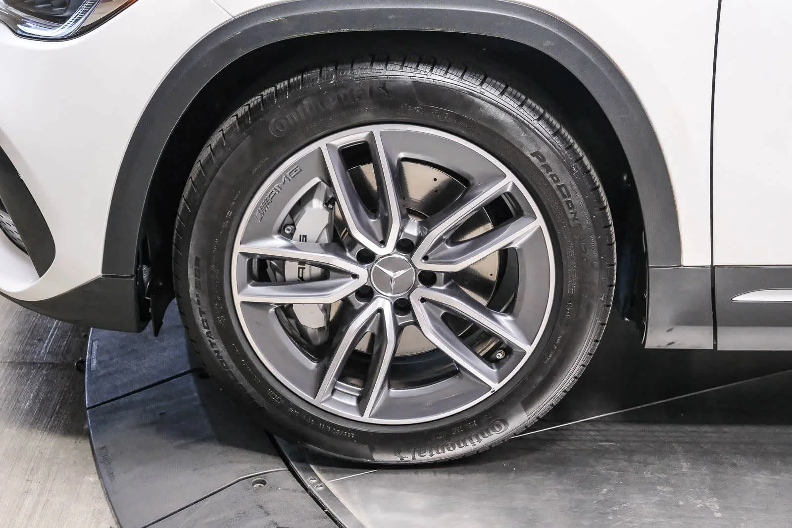 Mercedes-Benz AMG® GLA 35 de 2023 de segunda mano certificado, color Blanco Polar, imagen 10