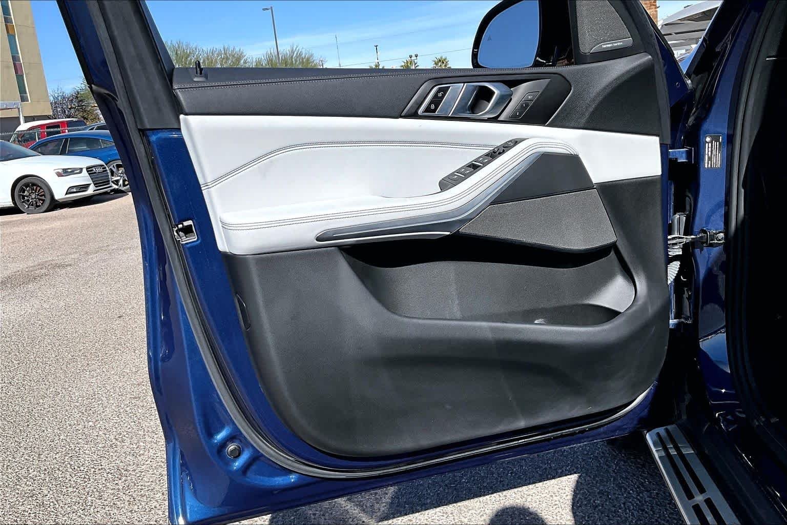 Used 2023 Phytonic Blue Metallic BMW sDrive40i image 21