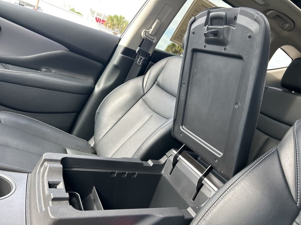 Used 2024 Silver Nissan SL image 38