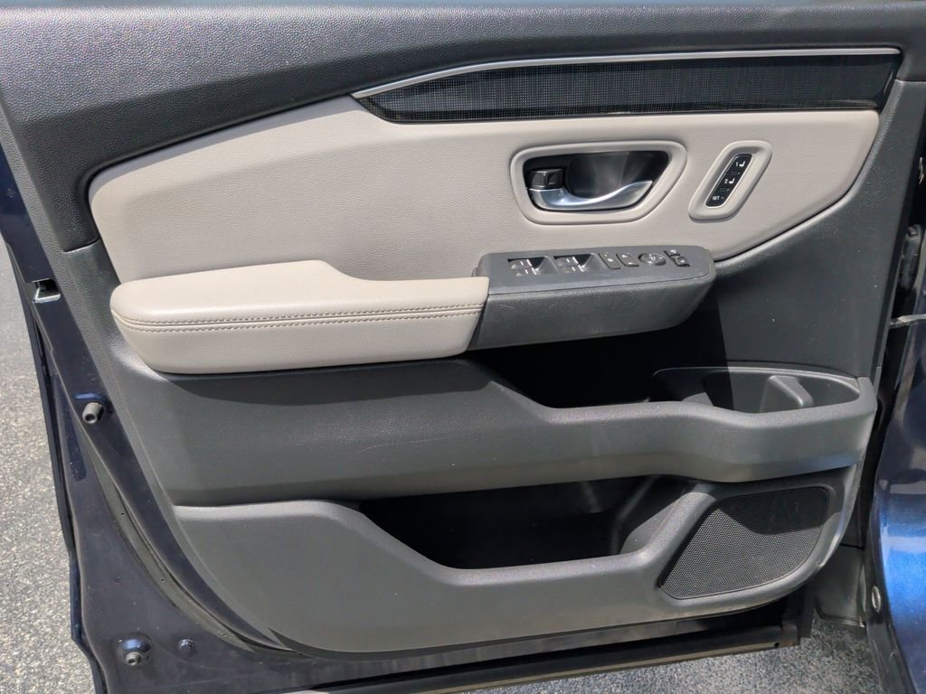Used 2023  Honda Elite image 13