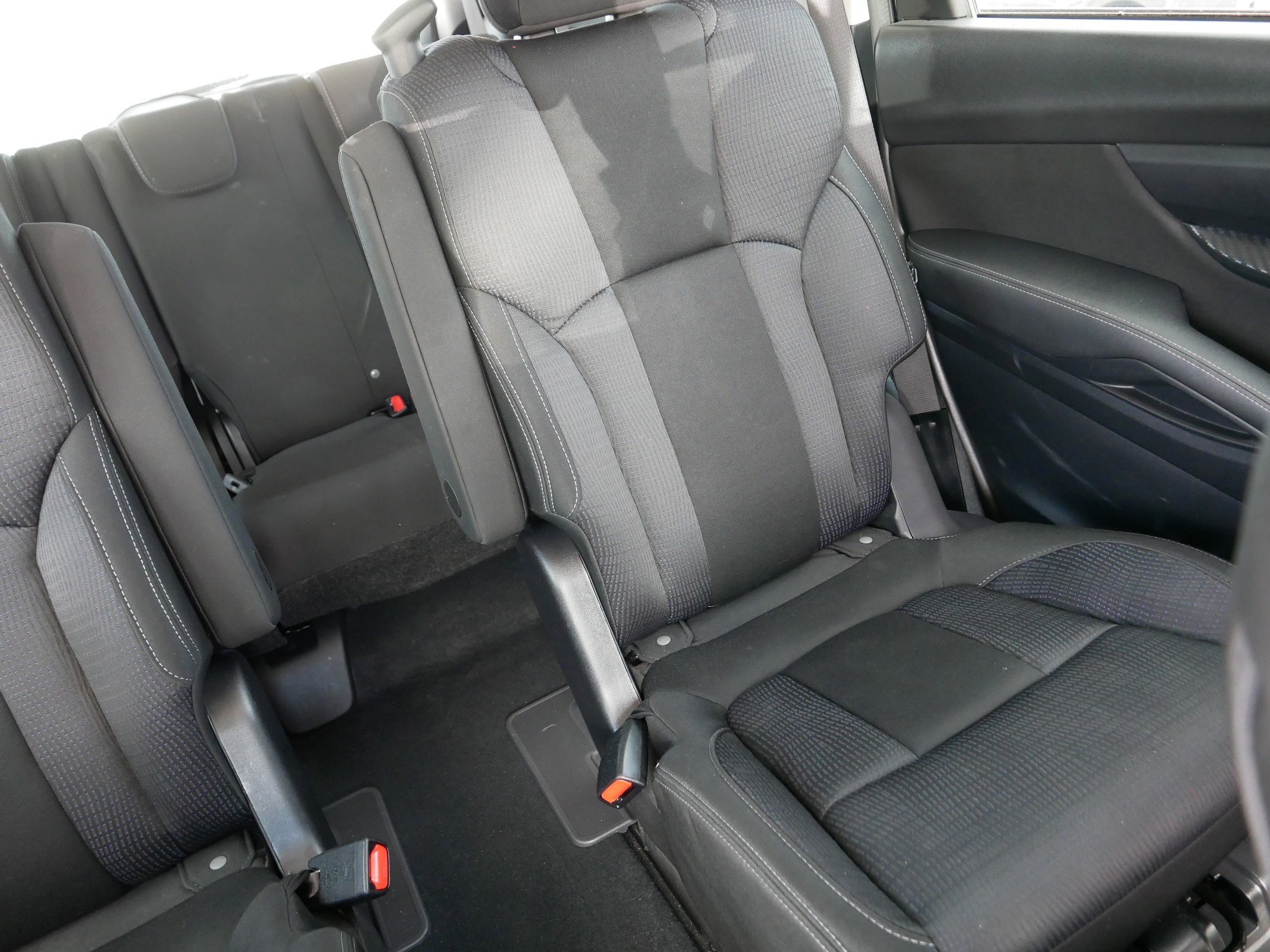 Used 2025 Crystal White Pearl Subaru Premium image 14
