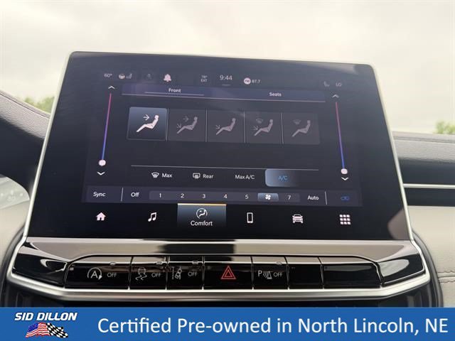 Used 2023 Redline Pearlcoat Jeep Limited image 15