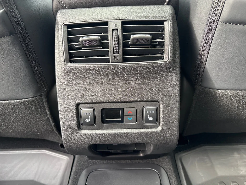 New 2026 Gray Mitsubishi SEL image 34