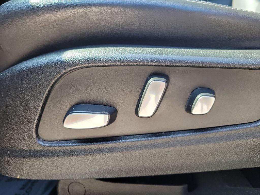 Used 2021 INFRARED TINTCOAT Cadillac AWD Premium Luxury image 20