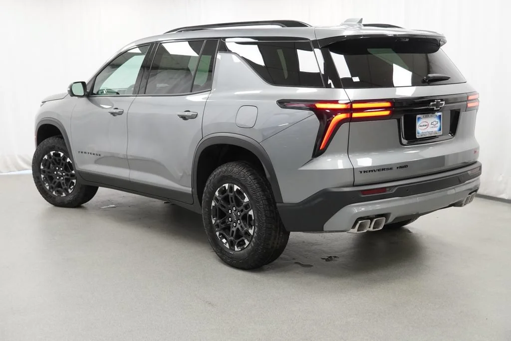 New 2027 Sterling Gray Metallic Chevrolet Z71 image 5