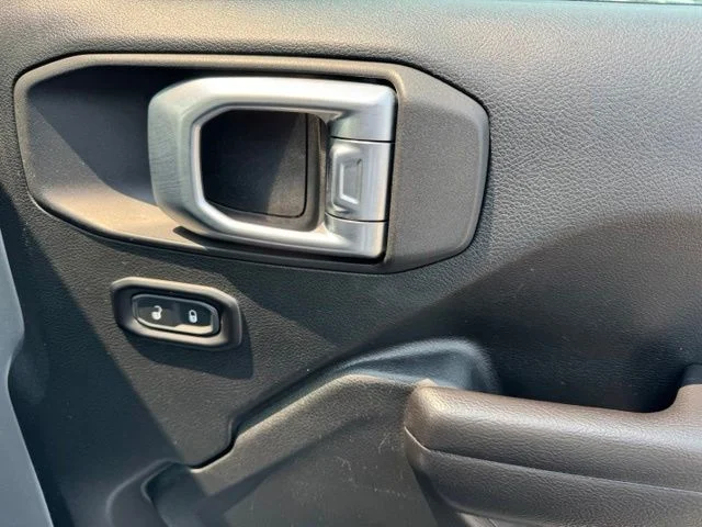 Used 2020 Silver Jeep Unlimited Sport S image 24
