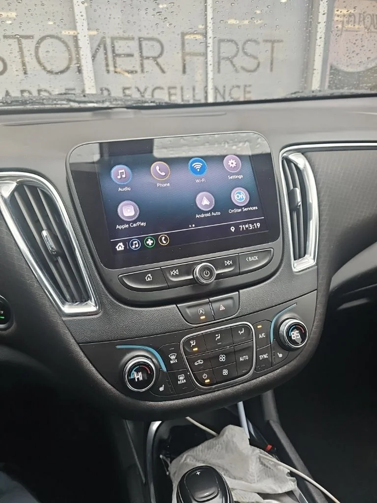 Used 2020 White Chevrolet LT image 11