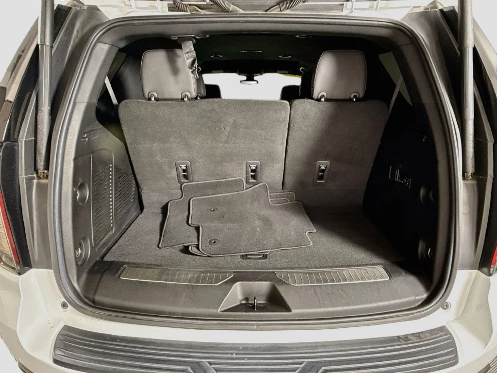 Used 2022 White Chevrolet Z71 image 25