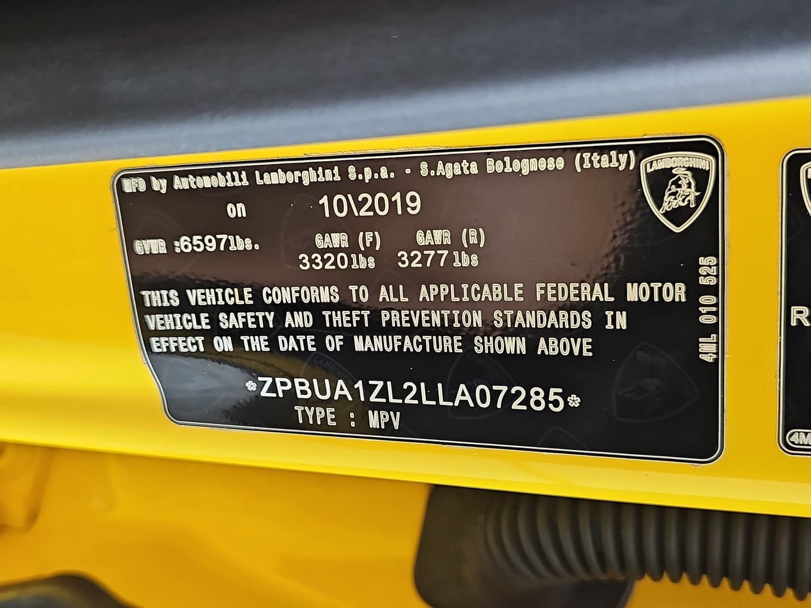 Used 2020  Lamborghini Base image 31