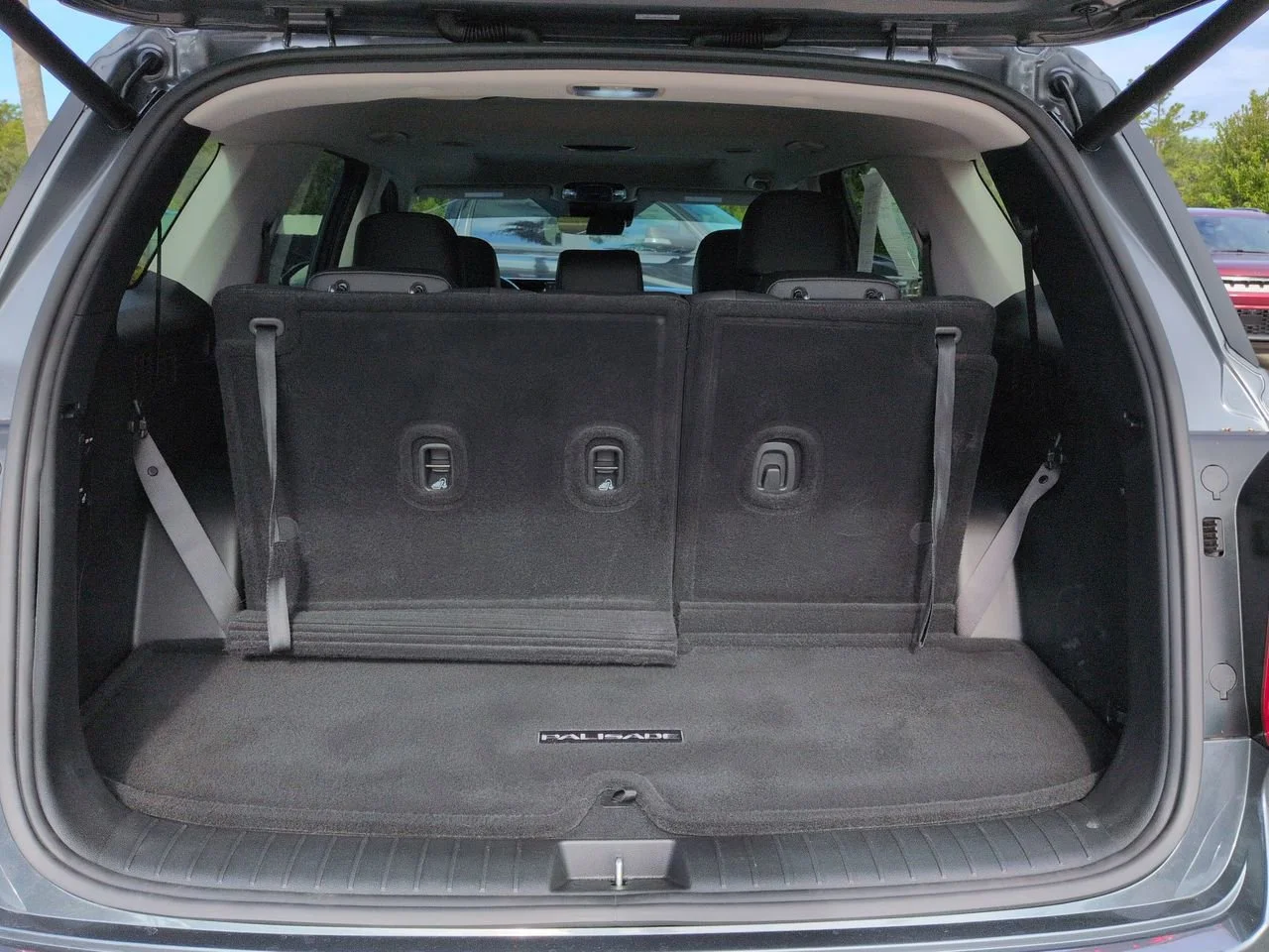 Used 2025 Gray Hyundai SEL Premium 7P image 12