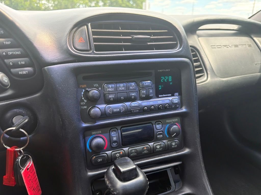 Used 2002 Electron Blue Metallic Chevrolet Base image 18