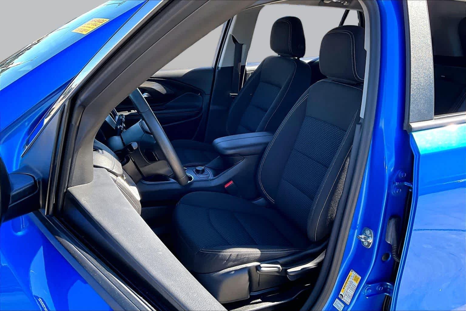 Used 2024 Riptide Metallic GMC SLE image 8