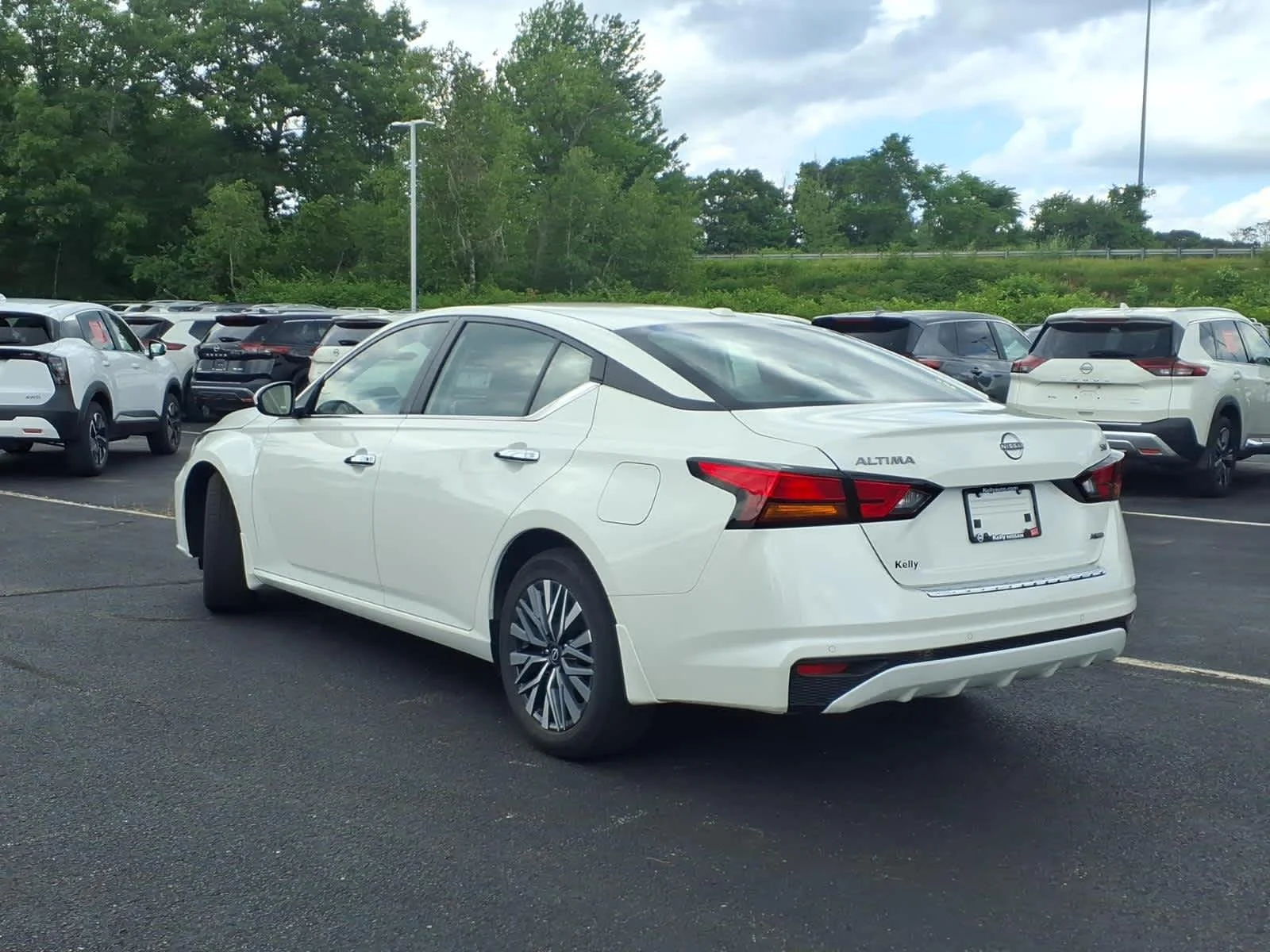 Certified Used 2023 Pearl White Tricoat Nissan 2.5 SV image 7