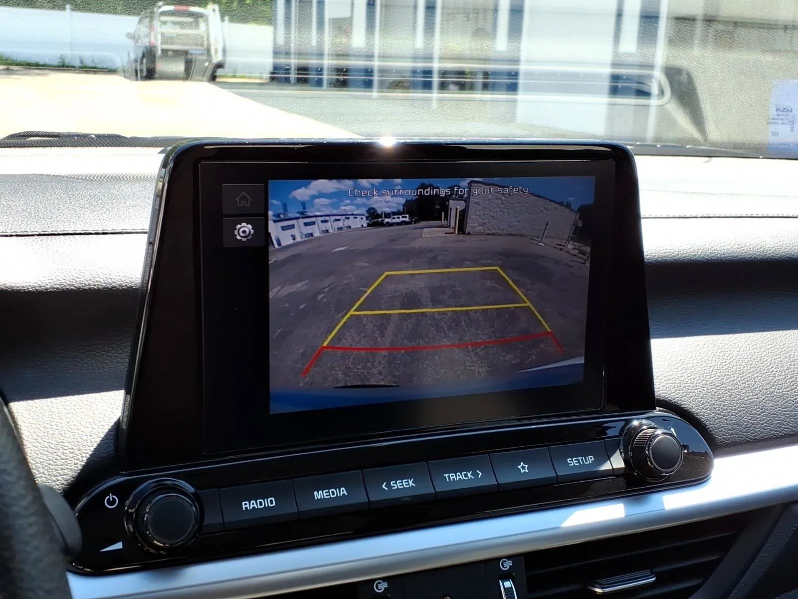 Used 2023 Snow White Pearl Kia LXS image 17