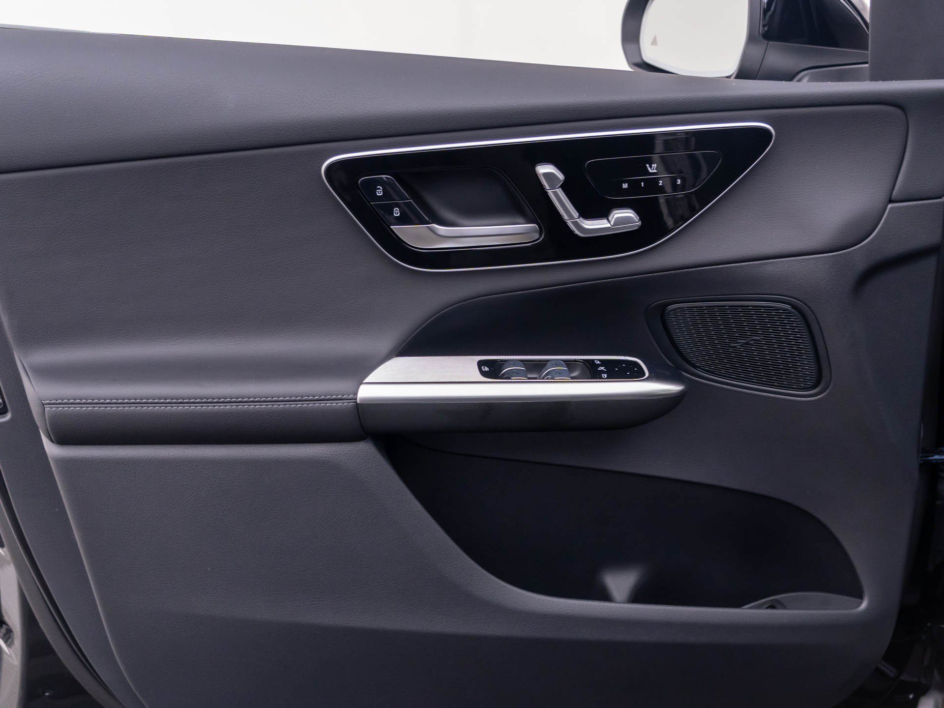 New 2027 Black Mercedes-Benz GLC 300 image 54