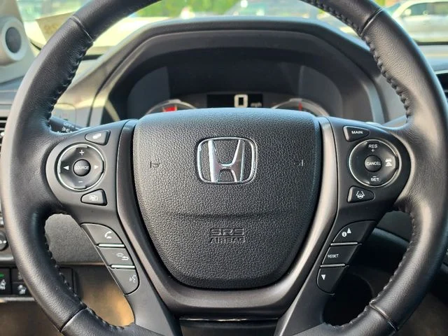 Used 2023 White Honda RTL image 27