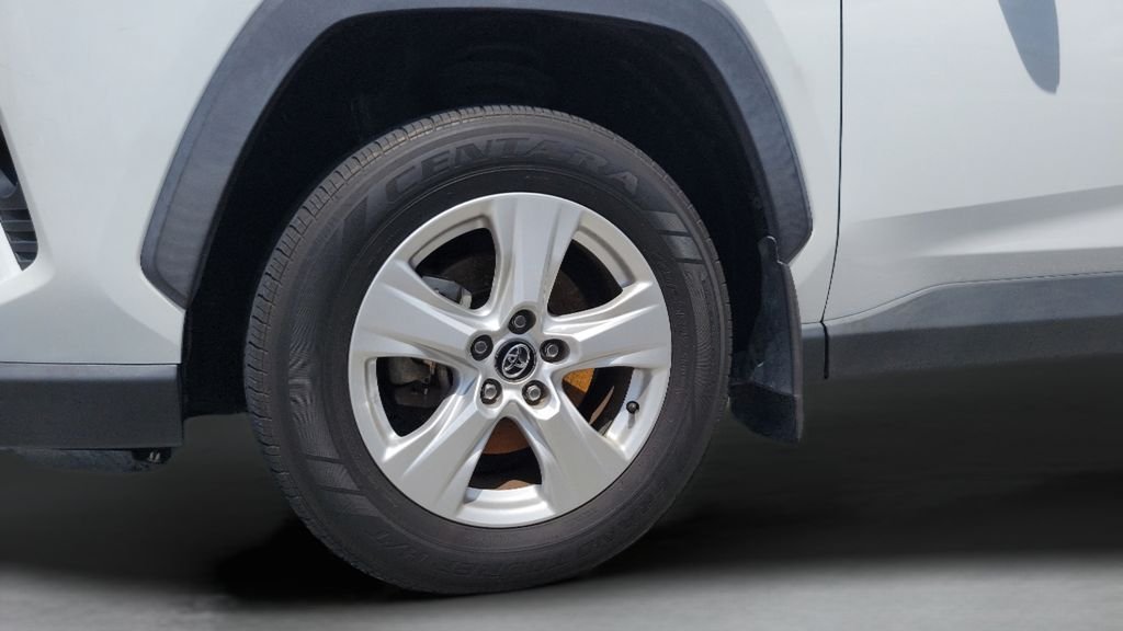 Used 2020 White Toyota XLE image 2