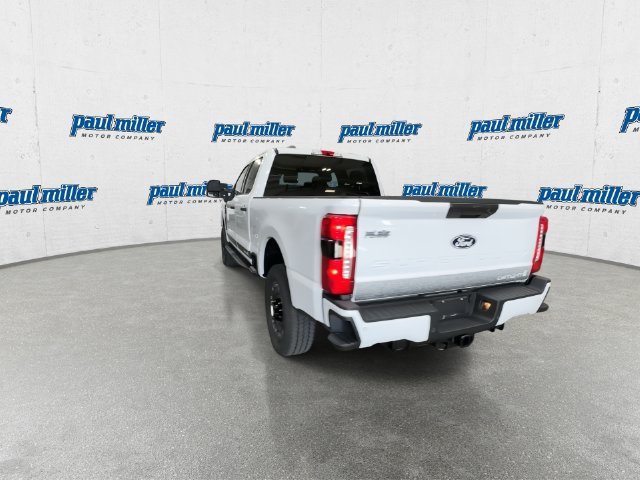 New 2027 White Ford XLT image 9