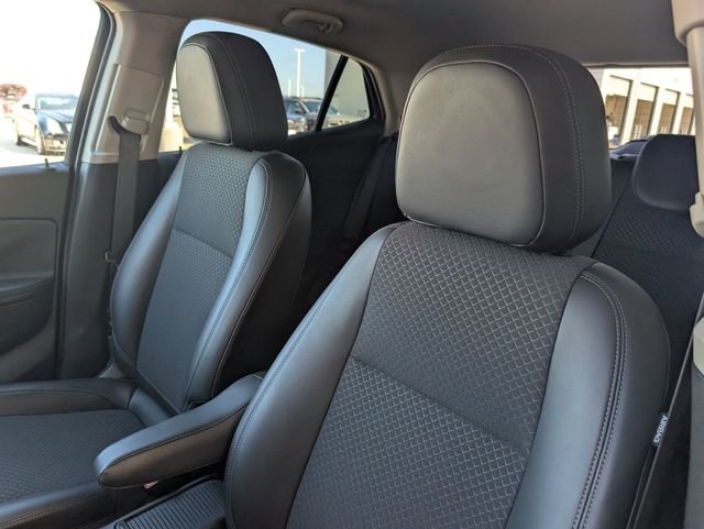 Used 2021 White Buick Preferred image 10