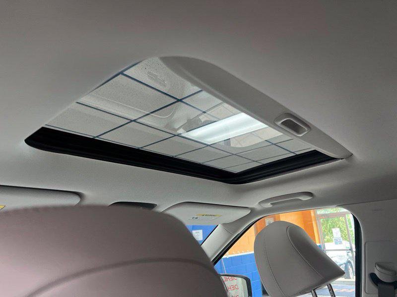 New 2027 Black Hyundai SEL Premium AWD image 18