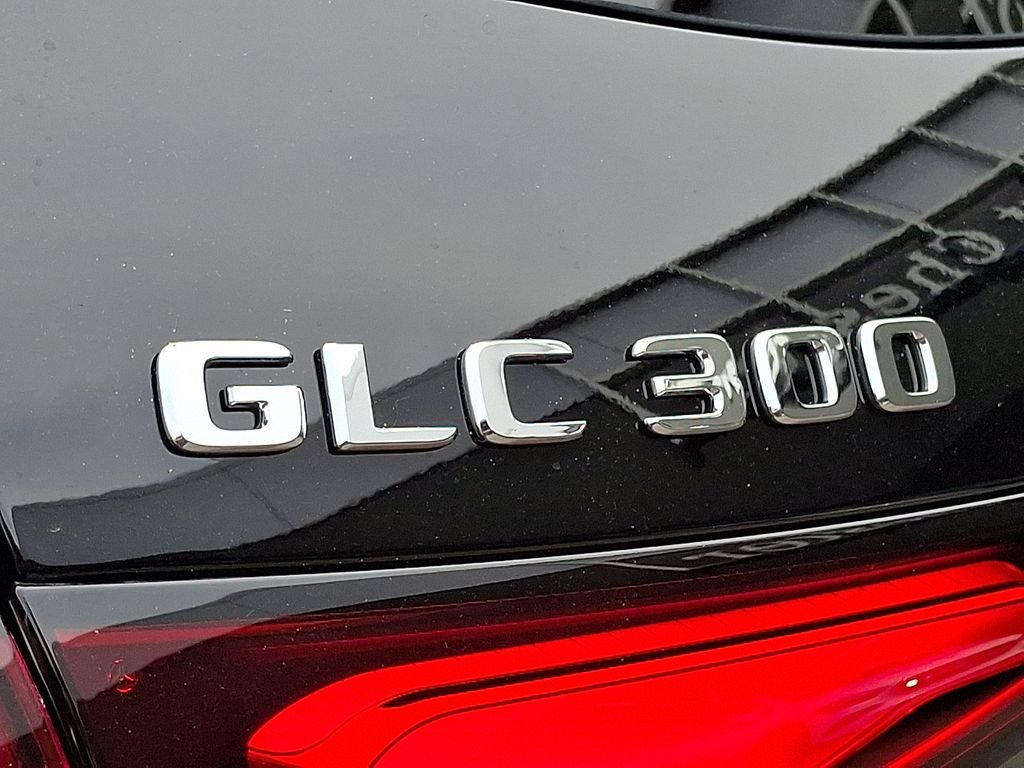 New 2027 Black Mercedes-Benz GLC 300 image 19