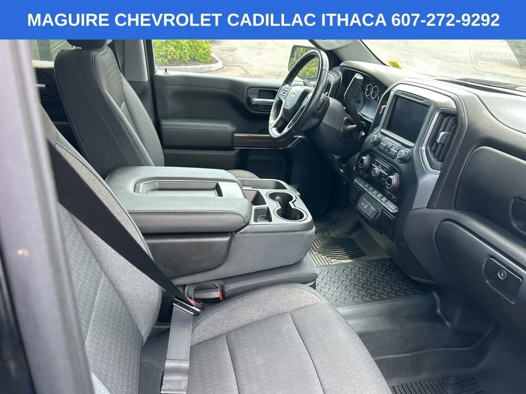 Used 2019 BLACK Chevrolet LT image 6