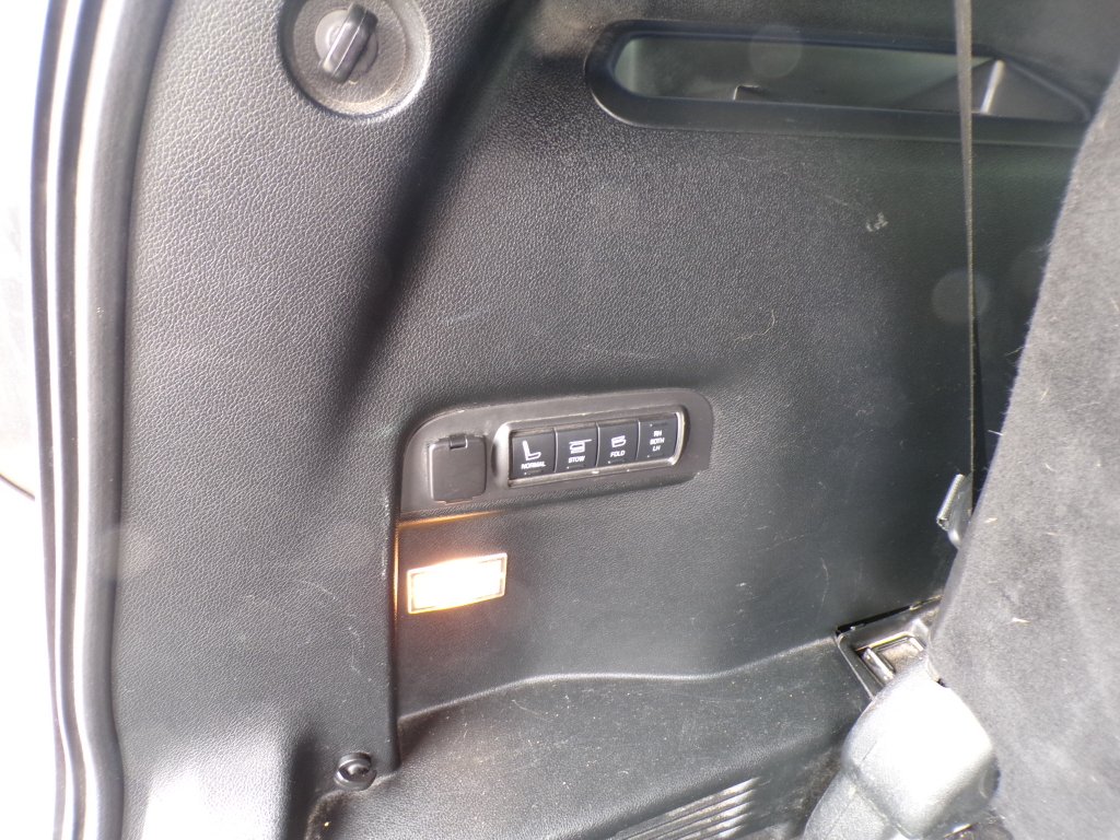Used 2018 Magnetic Metallic Ford Sport image 21