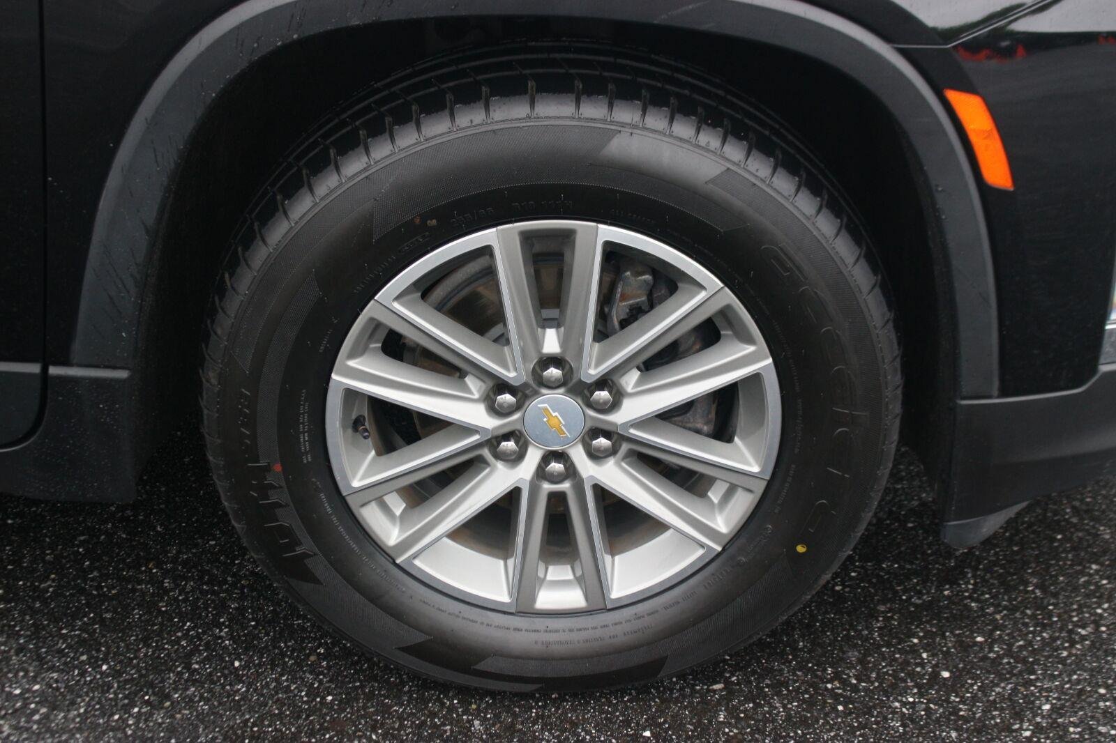 Used 2023 Mosaic Black Metallic Chevrolet LT Cloth image 37