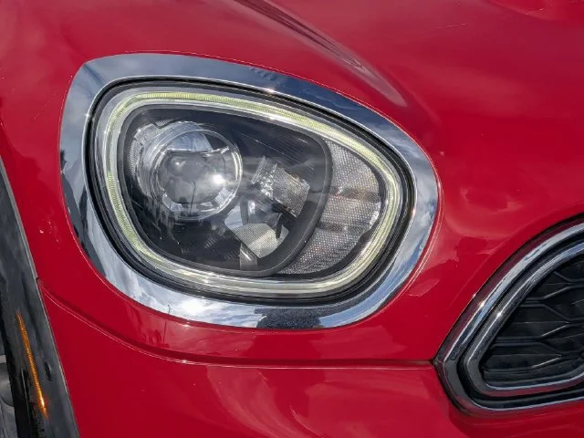 Used 2018 Red MINI Cooper S image 9