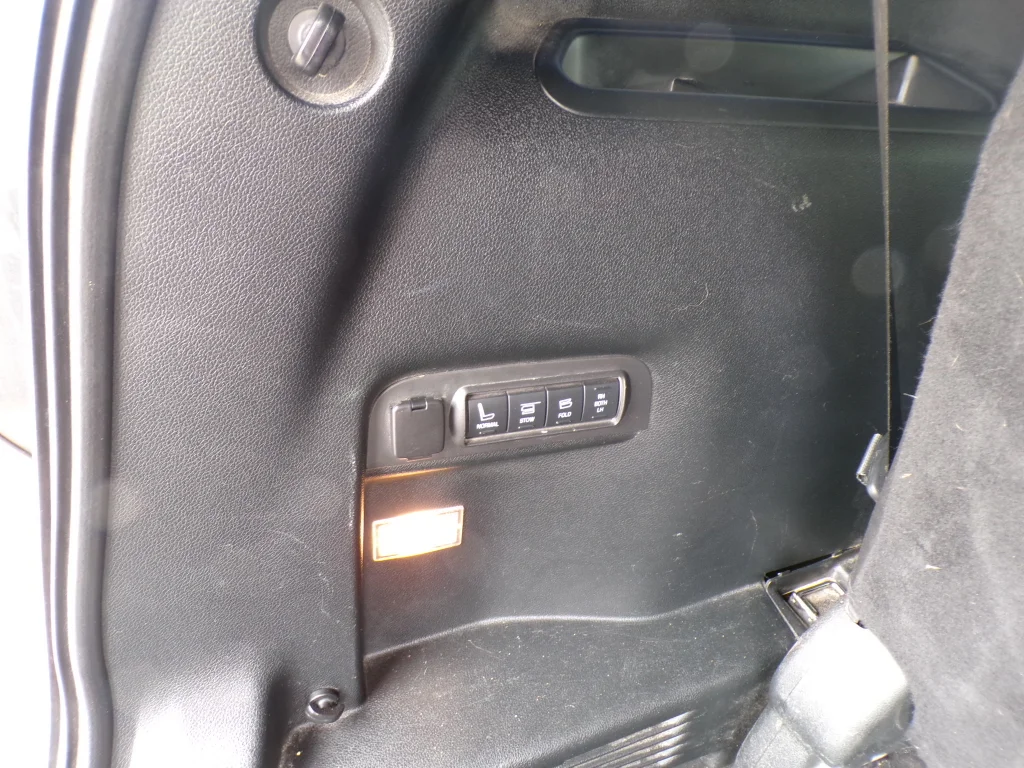 Used 2018 Magnetic Metallic Ford Sport image 21