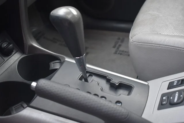 Used 2010 Blue Toyota Limited image 27