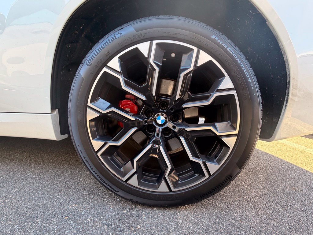Certified Used 2025 Alpine White BMW 30 xDrive image 5