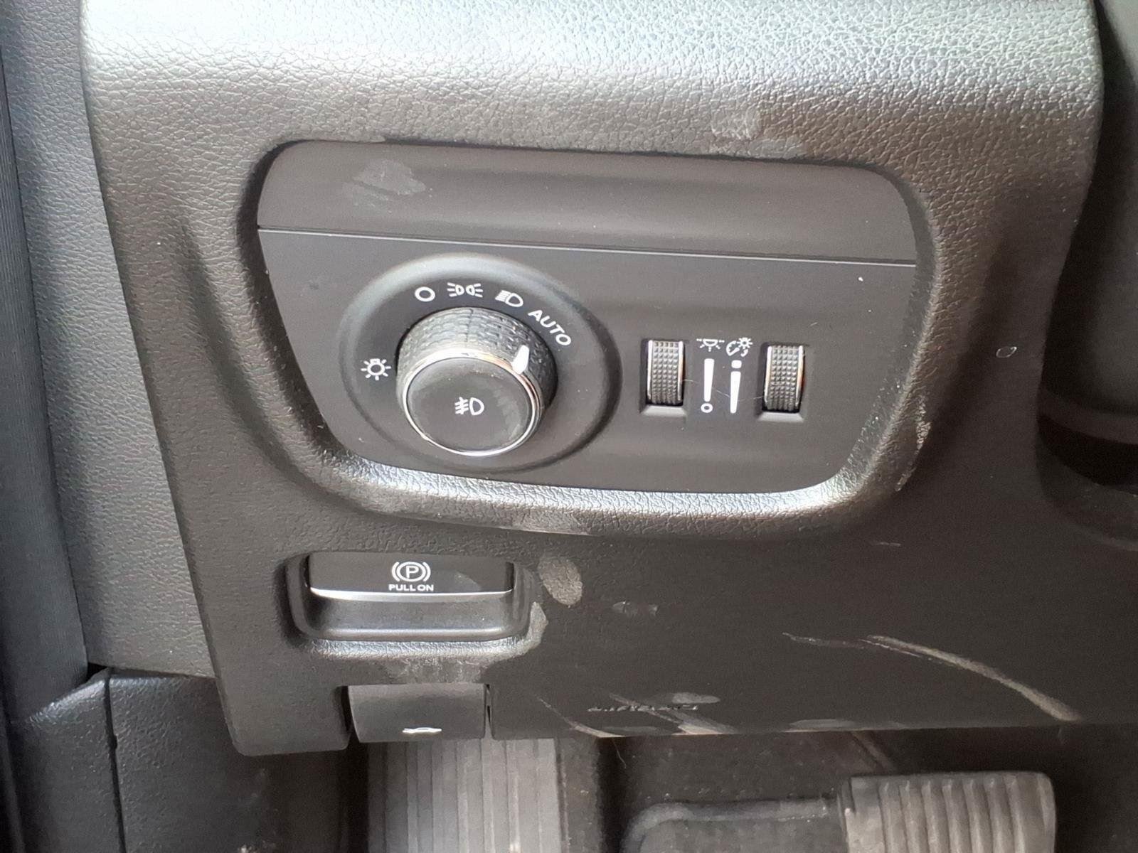 Used 2023 Diamond Black Crystal Pearlcoat Jeep Overland image 19