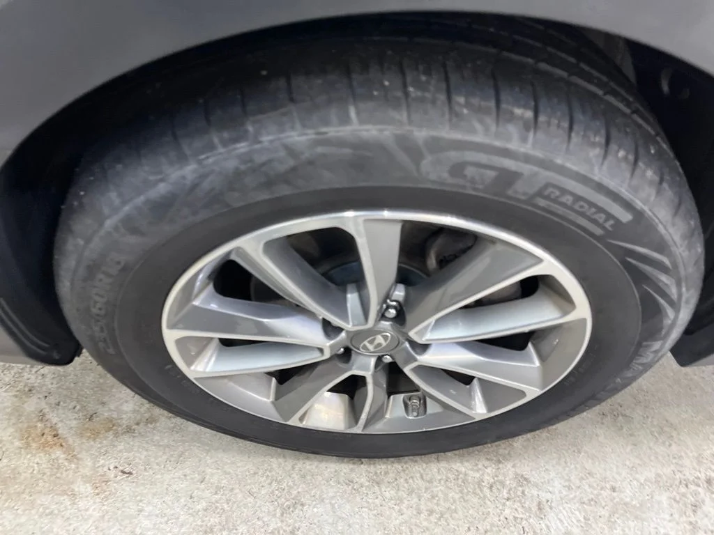 Used 2019 White Hyundai SE image 10
