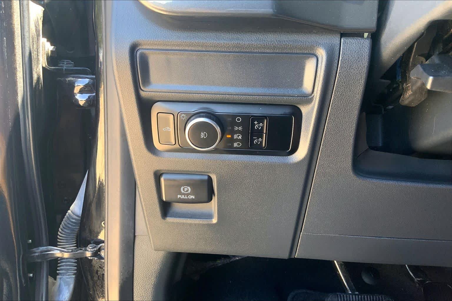 Used 2023 Agate Black Metallic Ford XL image 36