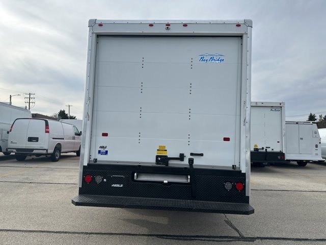 New 2025 Summit White Chevrolet 1WT image 5