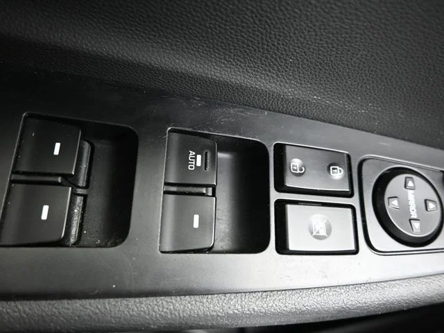 Used 2021 Gray Hyundai Value image 29