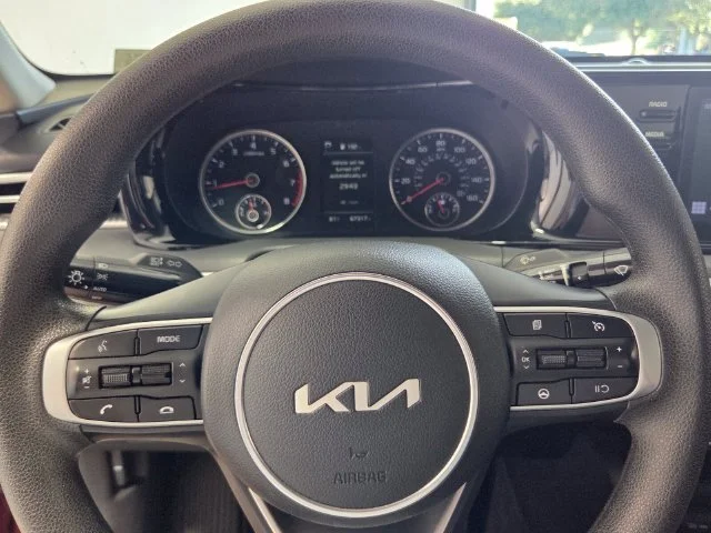 Used 2023 Red Kia LXS image 22