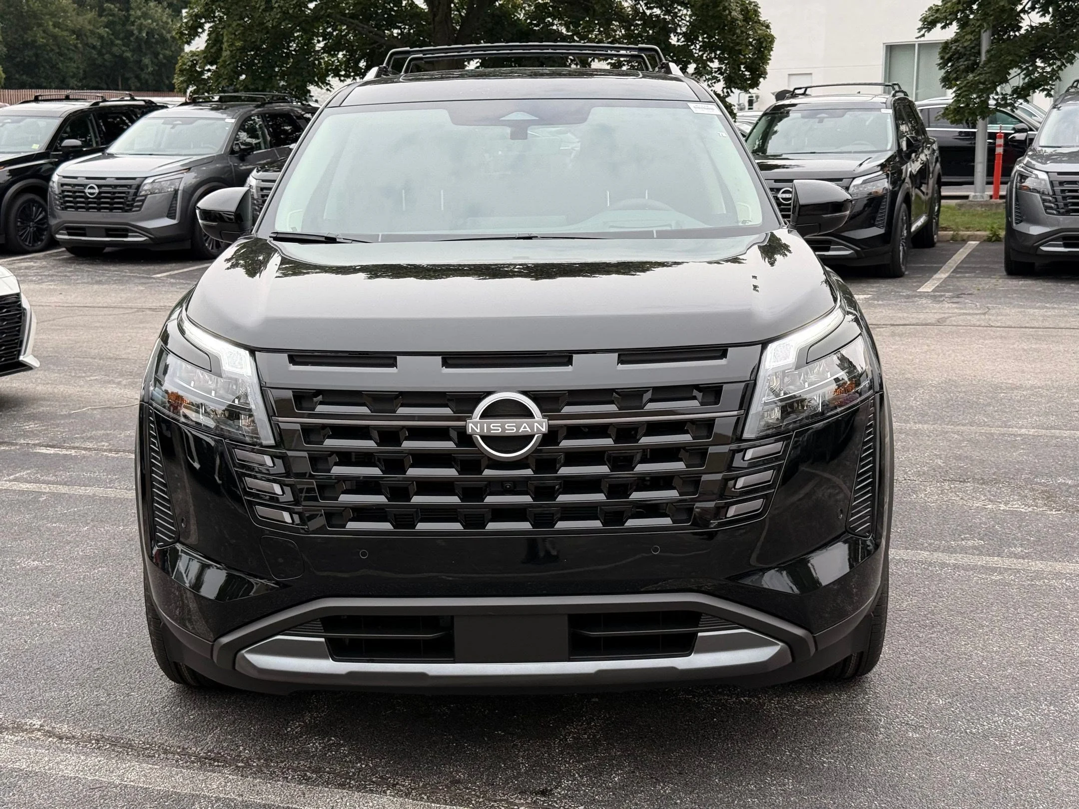 New 2026 Super Black Nissan Platinum image 5