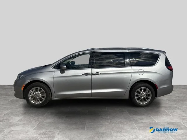 Used 2021 Silver Chrysler Touring L image 18