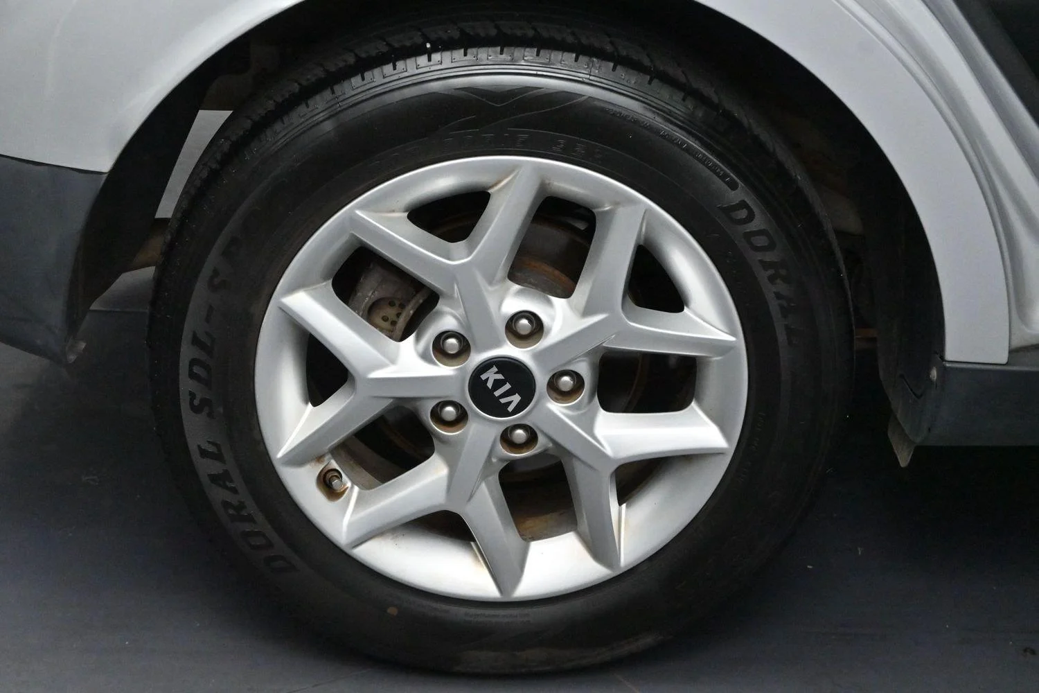Used 2020 Sparkling Silver Kia S image 28