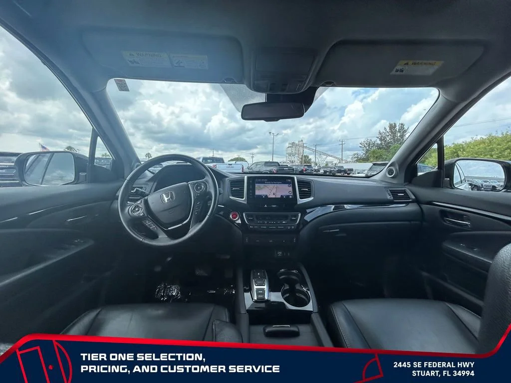 Used 2017  Honda Touring image 42