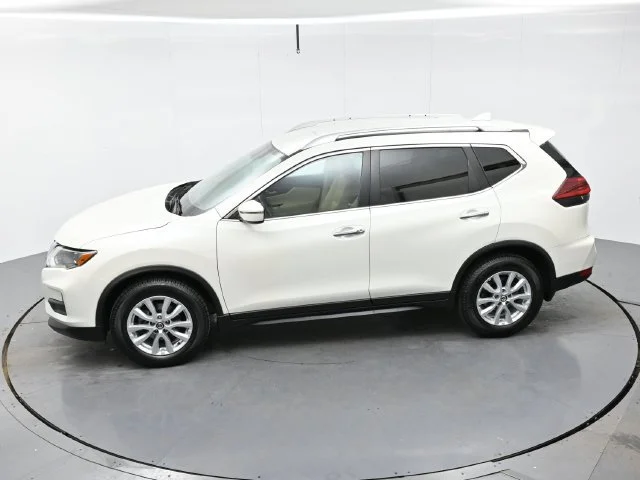 Used 2018 Pearl White Nissan SV image 36