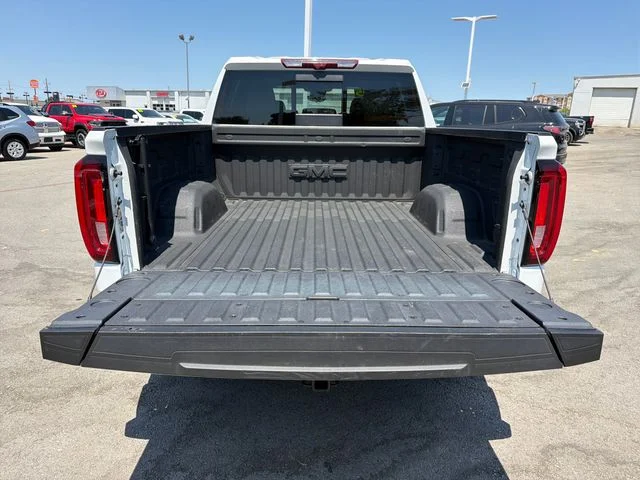 Used 2025 White GMC Denali image 29